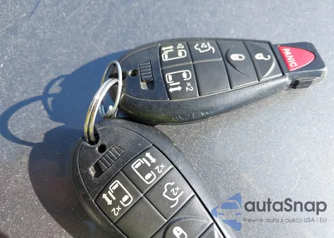 2013 Chrysler Town & Country Touring z USA, uszkodzony, nr VIN 2C4RC1BG6DR631152